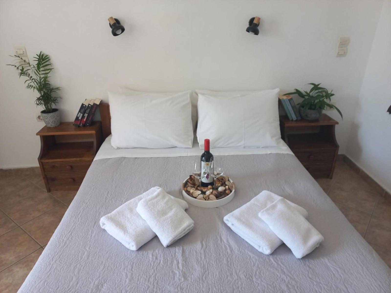Happy Days Apartment อาเยียกาลินี ภายนอก รูปภาพ