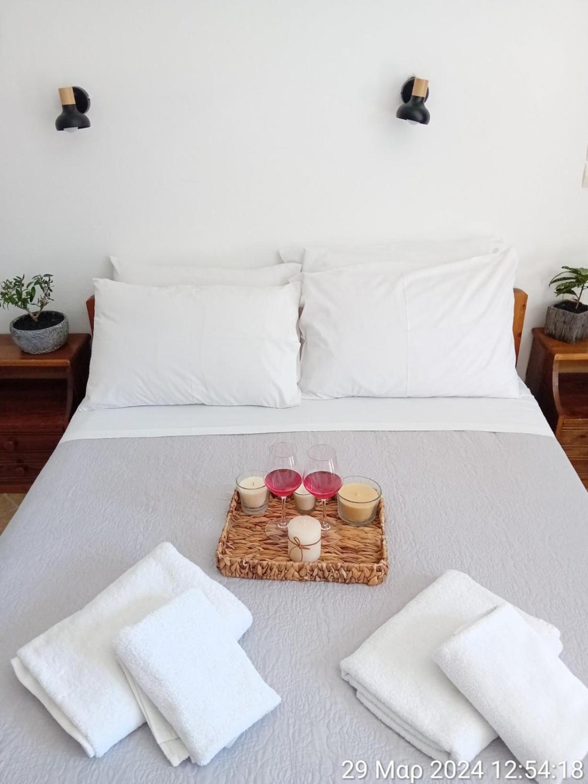 Happy Days Apartment อาเยียกาลินี ภายนอก รูปภาพ